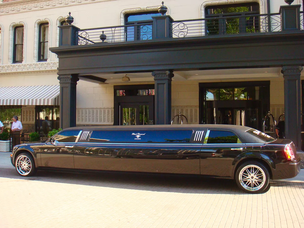 10 Passenger Stretch Limo rental in Oklahoma City — photo 1