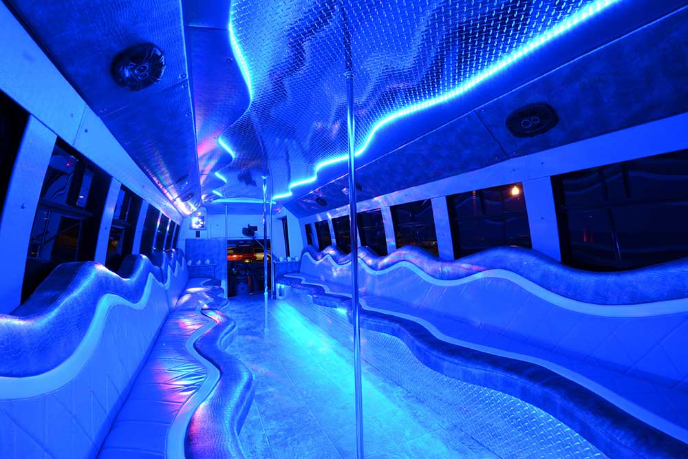 Black Diamond limo & party bus fleet, Oklahoma City — photo 4